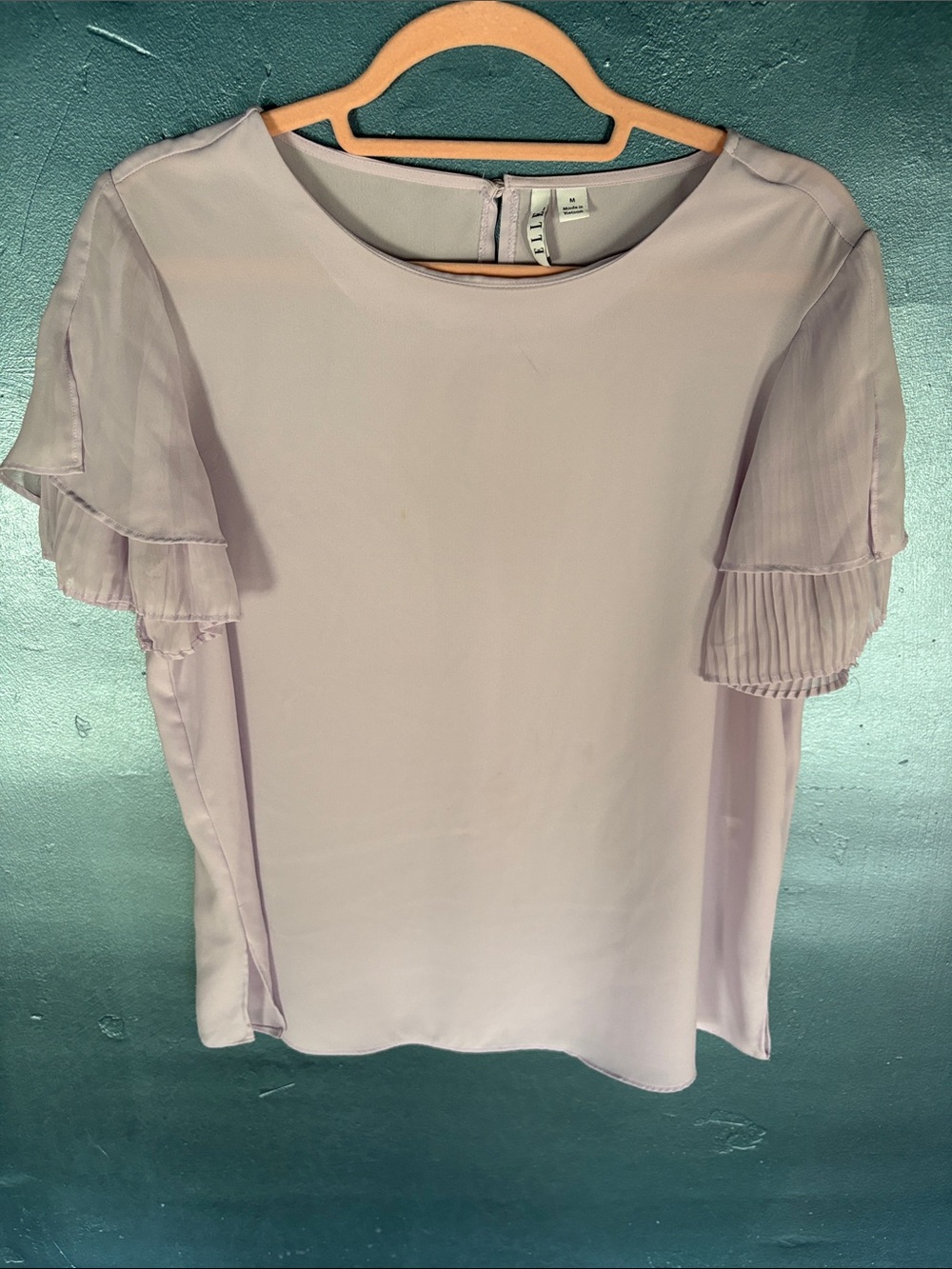 Elle Lavender Pleated Flutter Sleeve Blouse